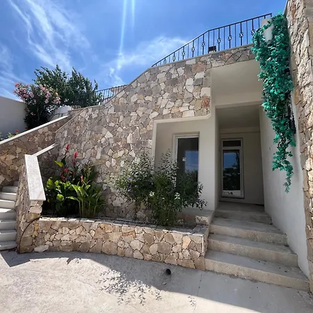 - A Casa Di U Mare Villa *